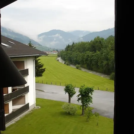 Welcome-bienvenue-добро пожаловать Lägenhet Flachau